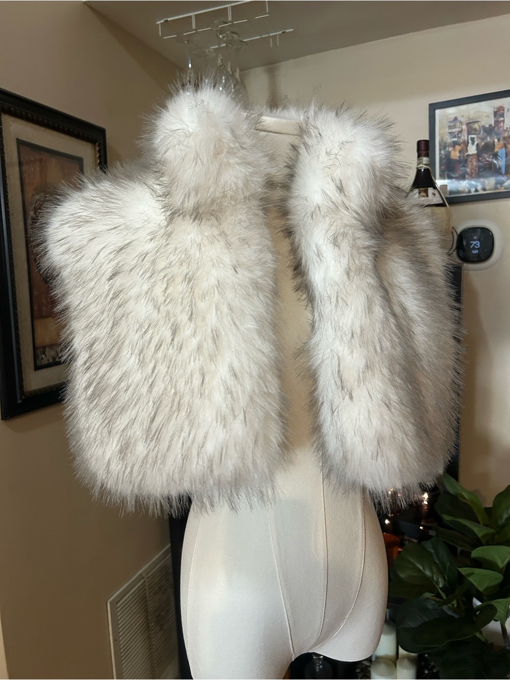 AKIRA Cream & Gray Faux Fur Cropped Vest
